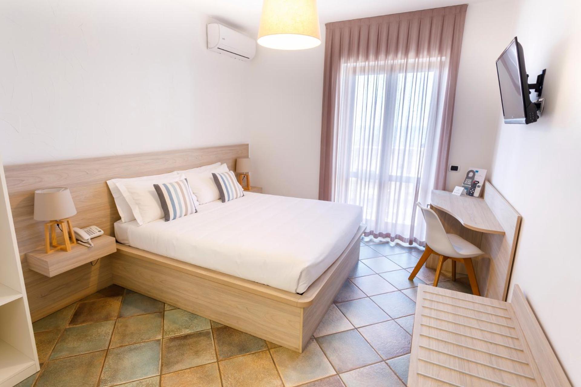Hotel Corallo Санта-Мария-аль-Баньо Экстерьер фото